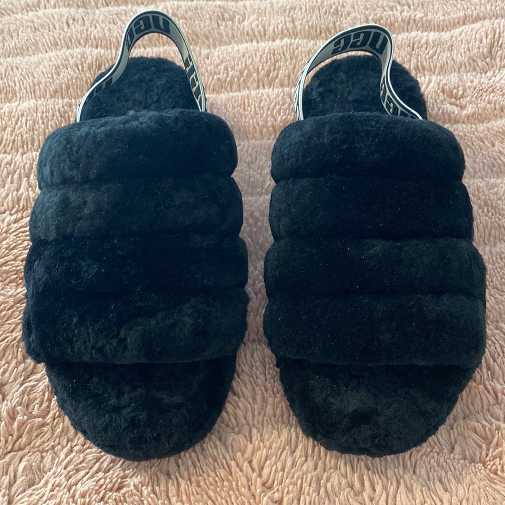 Ugg fluffy slides